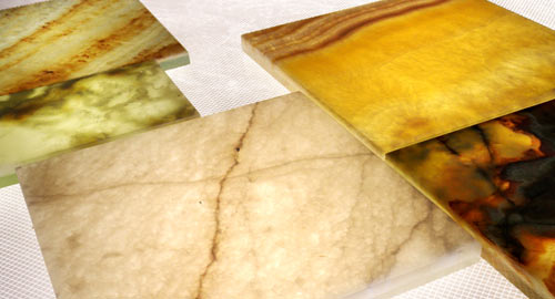 Translucent stones look stunnig when backlighting is used.
